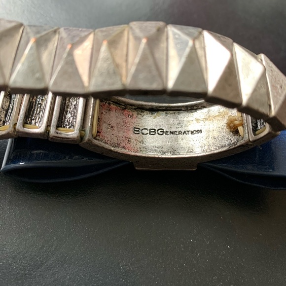 90’s BCBG Bow Bracelet - Picture 6 of 11